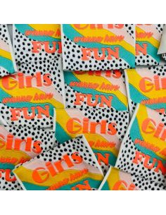 Set van 5 geweven labels om op te naaien Girls wanna have fun