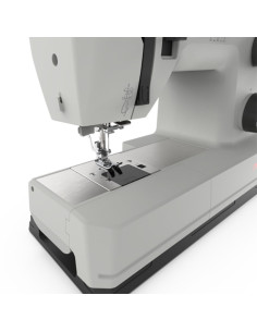 Necchi Q132A naaimachine 2