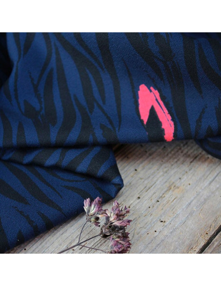 Viscose crêpe stof Zebra blauw - Églantine & Zoé