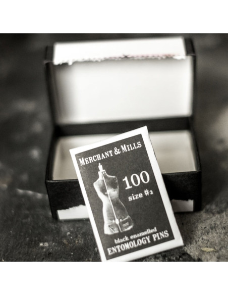 Doos met 100 ultrafijne zwarte spelden Merchant & Mills