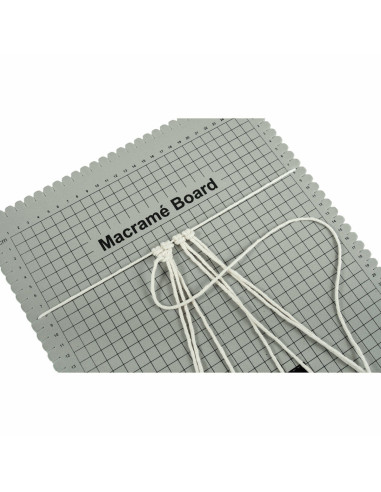 Macramé plank 29,7 x 42 cm