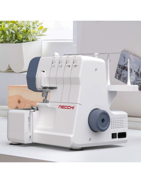 Necchi NL-11C overlockmachine