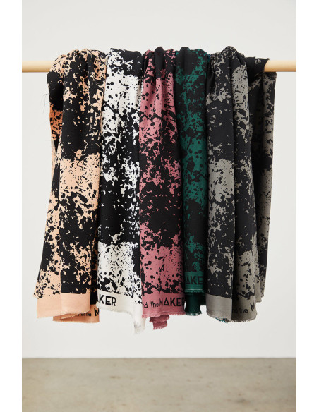 Viscose crêpe stof Shadow Splash - Flessengroen