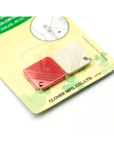 Set van 2 naaldinrijgers met geïntegreerde draadknippers Clover