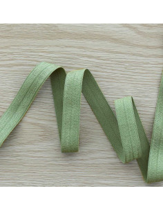 Voorgevouwen satijnen elastische biaisband 15 mm breed - Saliegroen