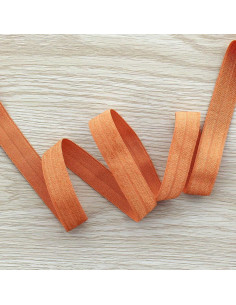 Voorgevouwen satijnen elastische biaisband 15 mm breed - Gebrande oranje