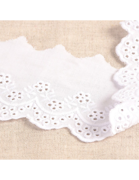 Broderie Anglaise bloemen geschulpt - Wit