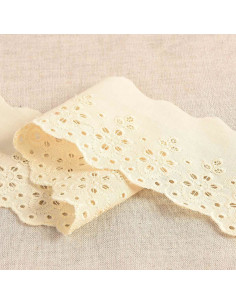Broderie Anglaise bloemen geschulpt Lily - Ecru