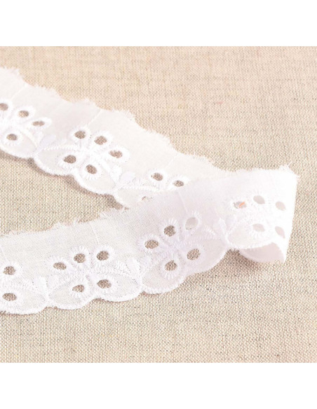 Broderie Anglaise bloemen geschulpt Inaya - Wit