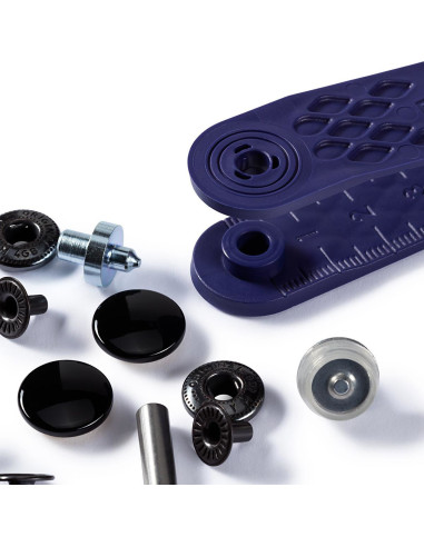 Doos met 10 zwarte anorak drukknopen met gereedschap 15 mm