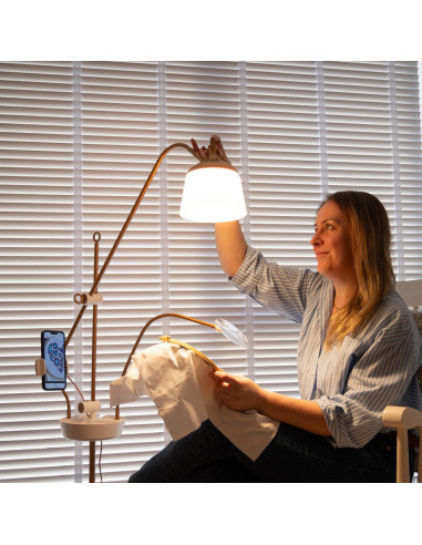 Staande lamp met loep, plateau en telefoonhouder Daylight Anita
