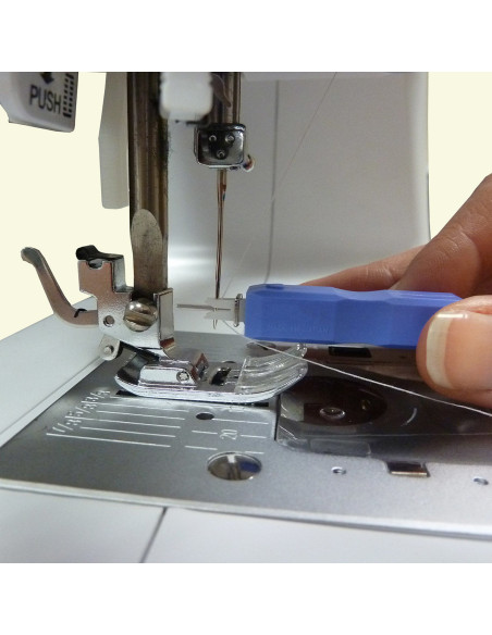 Naaldinrijger met magneet voor naaimachine