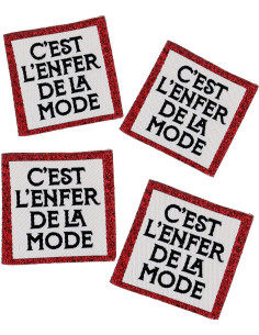 Set van 4 labels om op te naaien - Het is de hel van de mode