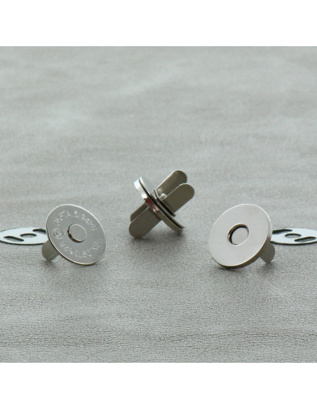 Zakje met 2 magnetische sluitingen 18 mm - Licht zilver