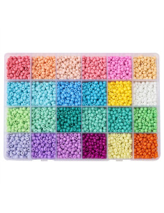 Doos met 3600 rocailles van 4 mm