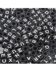 Zakje met 100 zwarte vierkante kralen - Witte letters