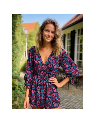 Viscose stof - Roze bloemen op blauwe achtergrond