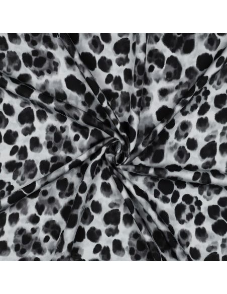 Viscose stof met satijn effect - Zwart dierlijk patroon