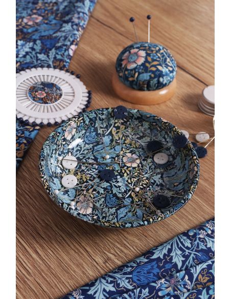 Schijf met 40 spelden met plastic kop - Collectie blauwe bloemen