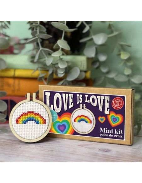 Mini borduurpakket kruissteek - Love is love